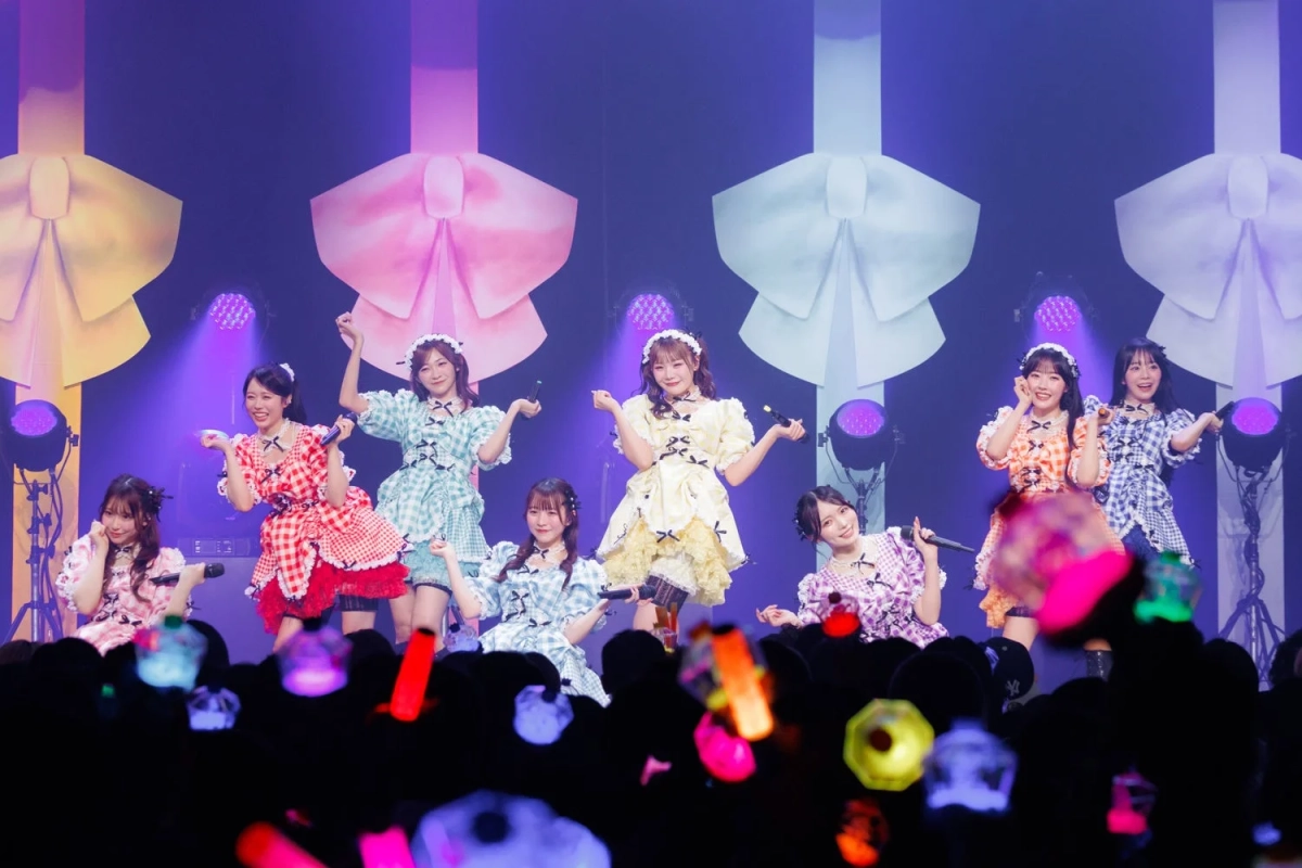 ライブステージでパフォーマンスするCUTIE STREET