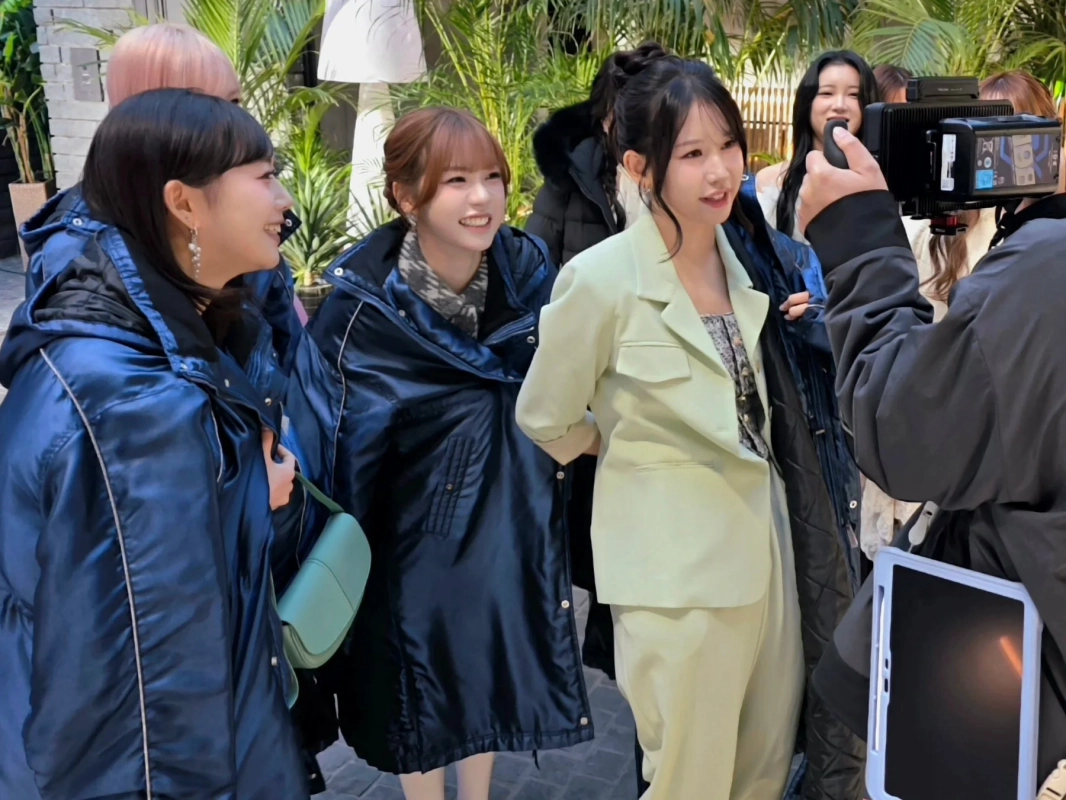 屋外での撮影風景