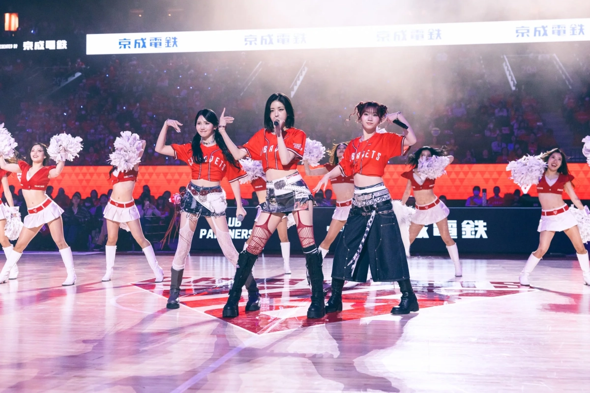 IS:SUEとSTAR JETSのコラボレーション