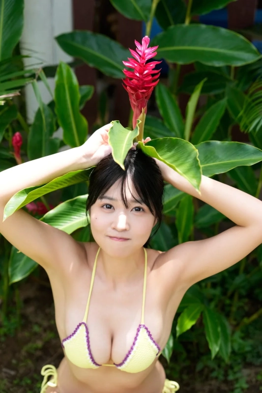 イエロービキニ姿の南みゆか