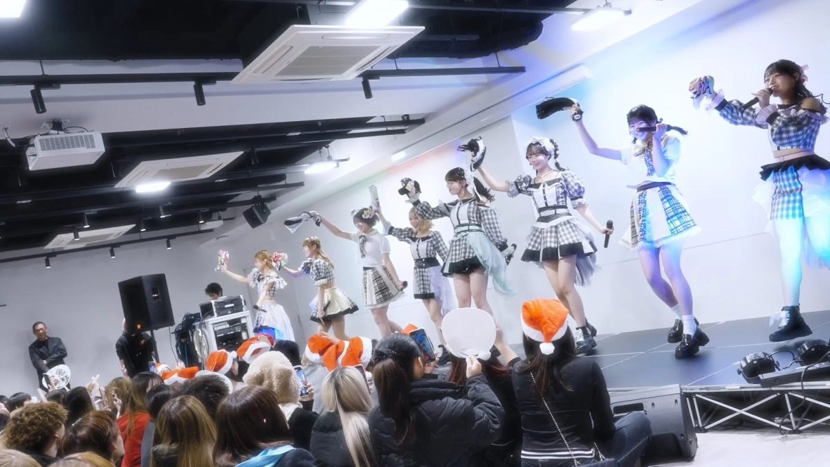 アイドルグループによるライブパフォーマンス