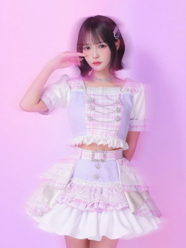 可愛らしい衣装のメンバー