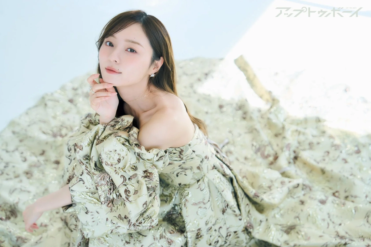 梅澤美波さんのグラビアカット