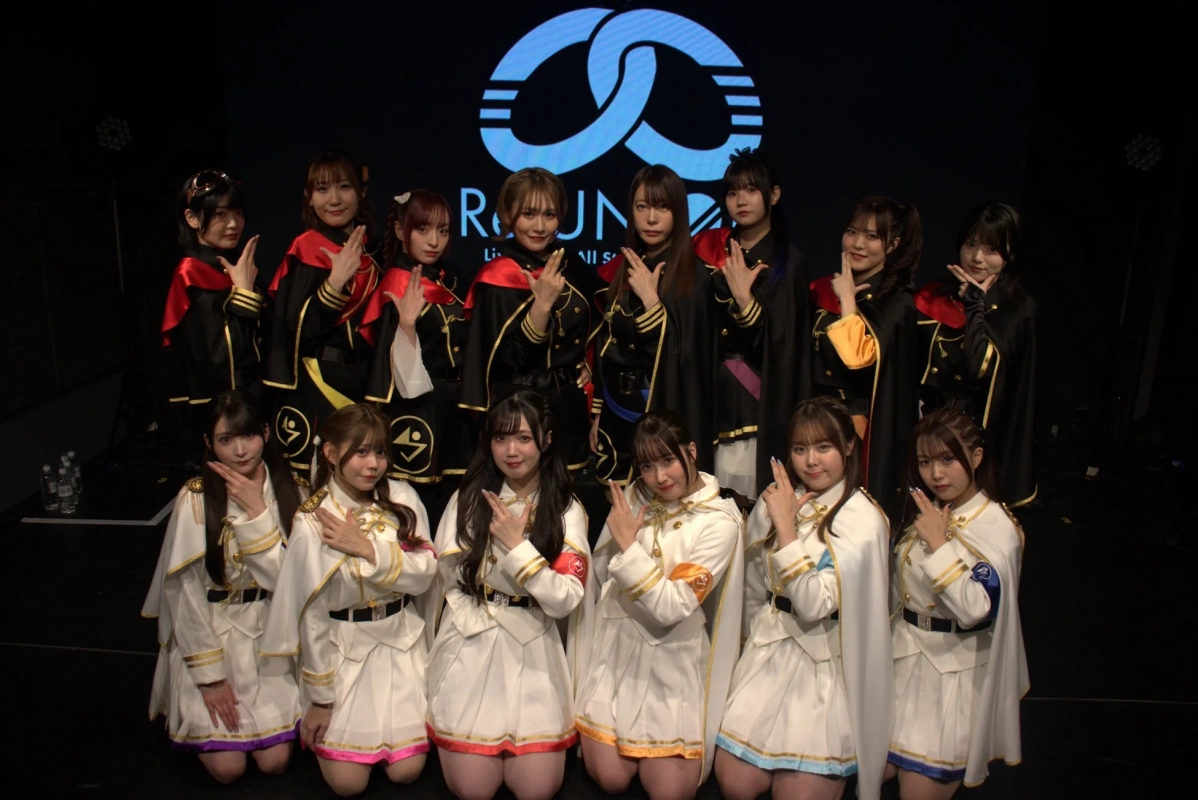 アイドルグループの集合写真