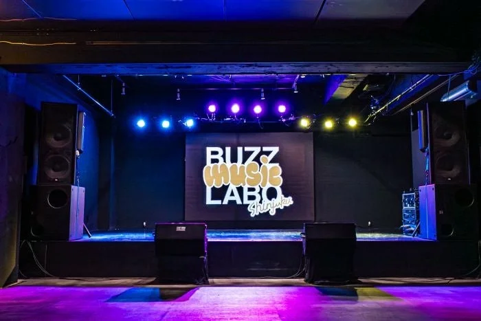BUZZ music LABO 新宿の内部