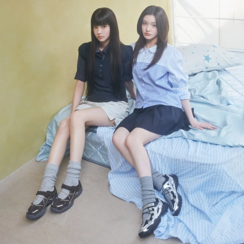 ILLIT YUNAHとIROHAによる新ビジュアル