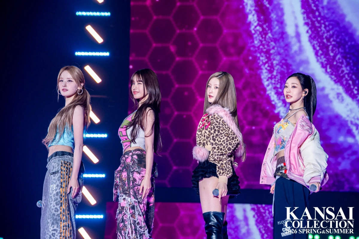 KISS OF LIFE ライブステージ