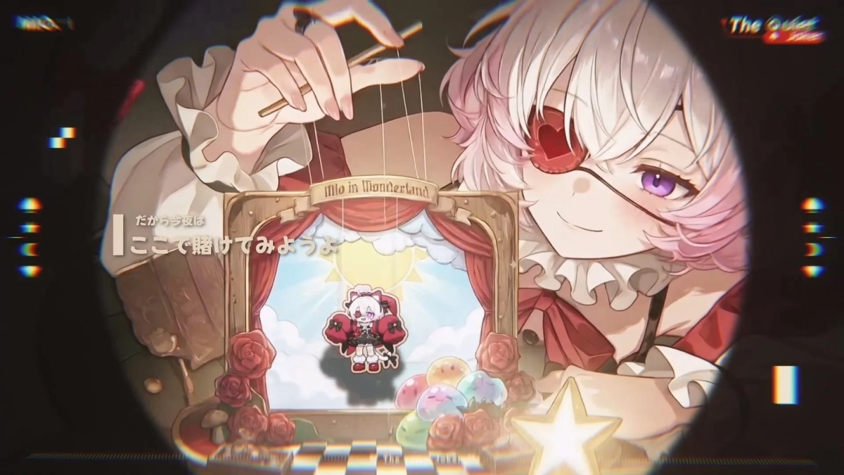 ピンク色の髪とハート型の眼帯をしたアニメスタイルの少女が、ミニチュアの舞台で人形を操るイラストです。「Mio in Wonderland」と書かれた舞台では、小さな人形が太陽の下に立っています。全体がスコープのような視点で描かれています。