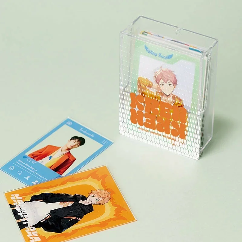 アニメキャラのカードが入ったケース