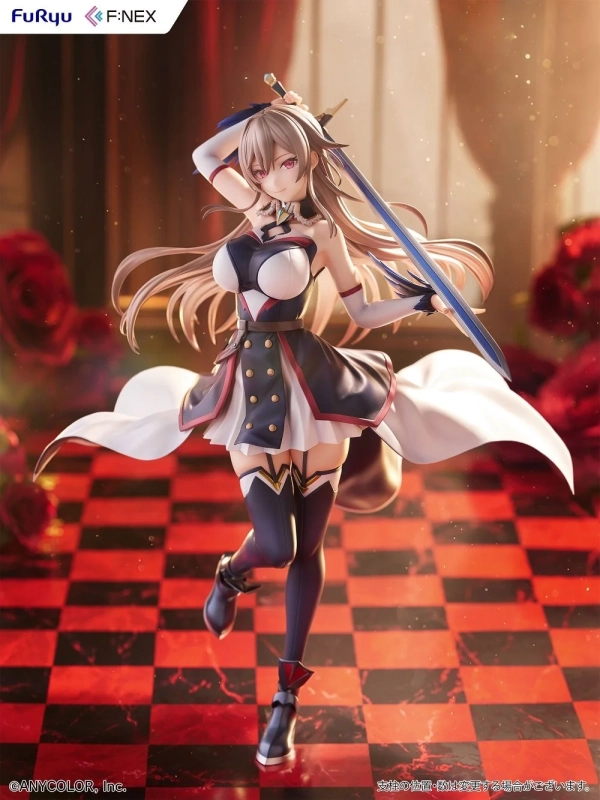 剣を持つ女性フィギュア