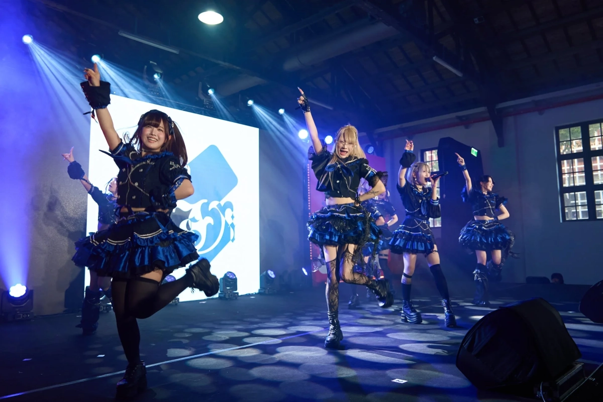 VVSiSのライブパフォーマンス