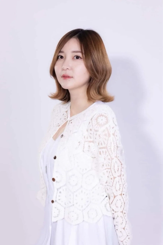 岩田華怜氏のポートレート