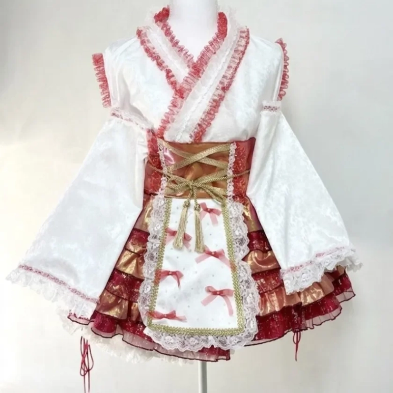豪華なコスプレ衣装