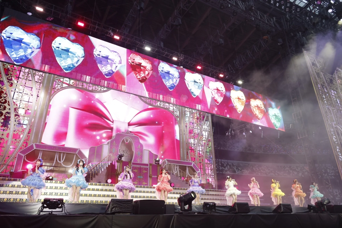 アイドルグループのパフォーマンス