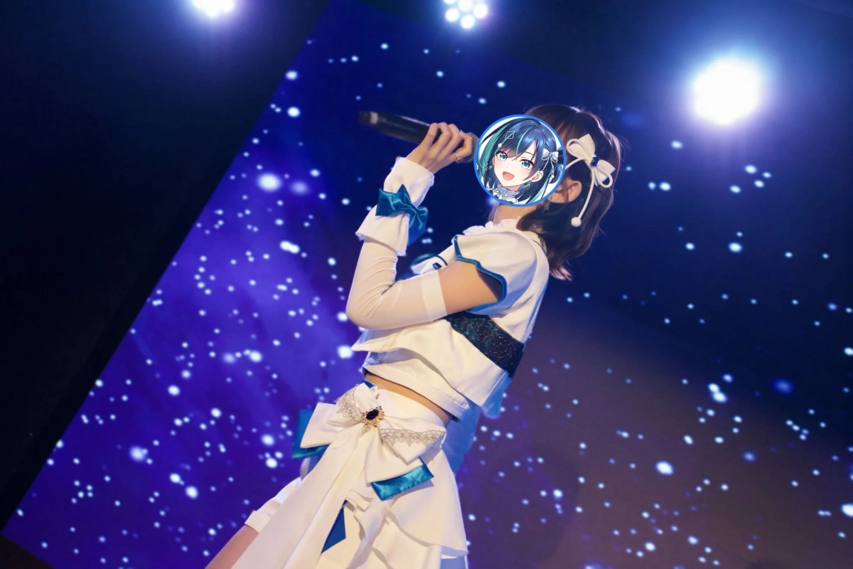 ステージでパフォーマンスする「らびぱれ!!」