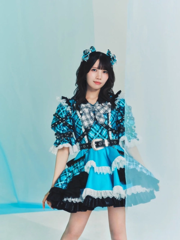 アイドル、女性、衣装、青、チェック柄、リボン、ファッション、ポートレート、笑顔、可愛い