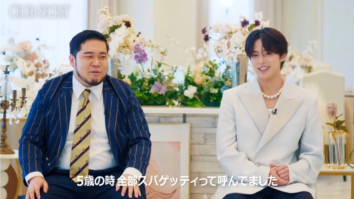 エピソードに笑う松井ケムリさん