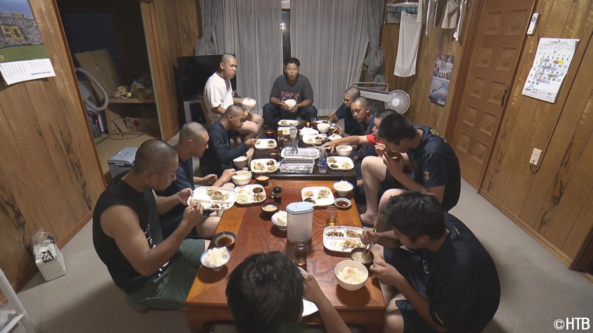 野球部の食事風景