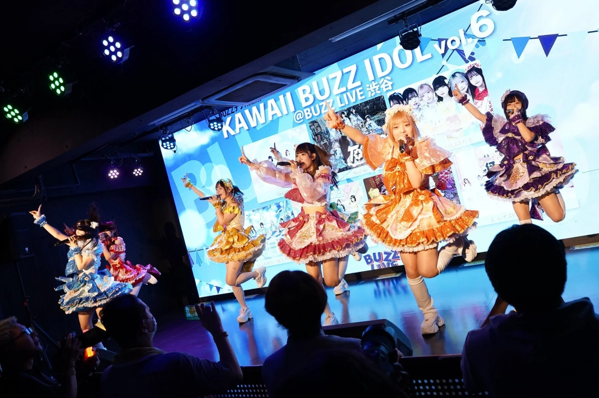 LittleSignalのライブパフォーマンス