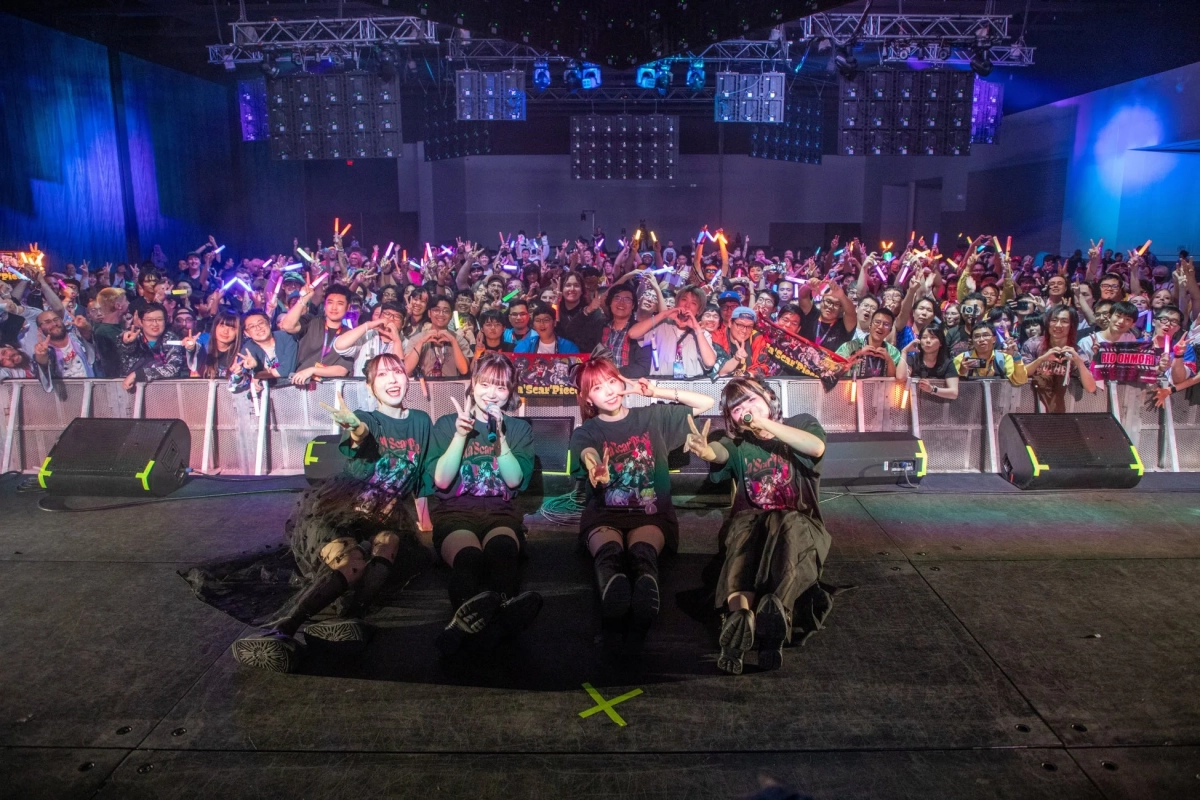 DJパフォーマンス後のメンバー