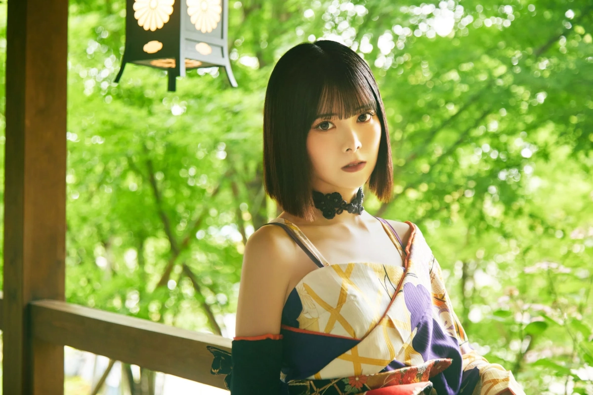 和装姿の山﨑夢羽のポートレート